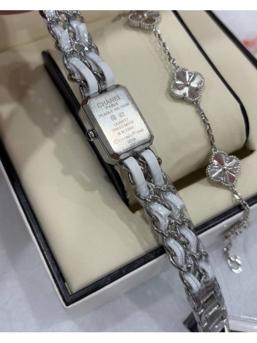 Годинник Chanel та браслет Van Cleef