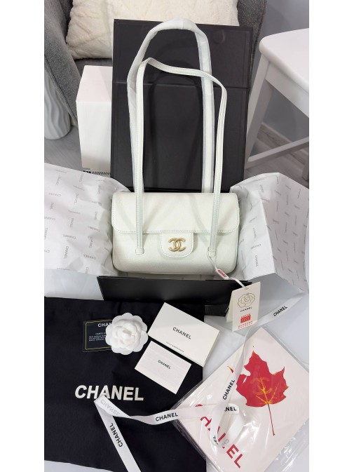 Chanel Premium 22/13