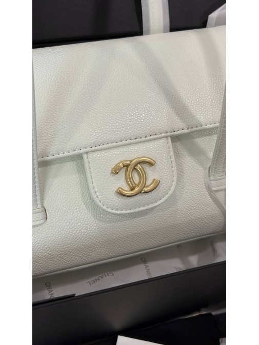 Chanel Premium 22/13