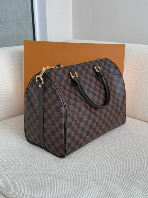 Louis Vuitton Premium 
