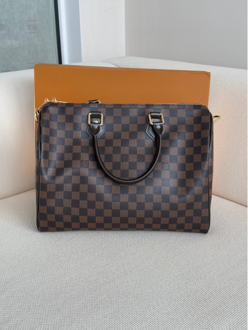 Louis Vuitton Premium 