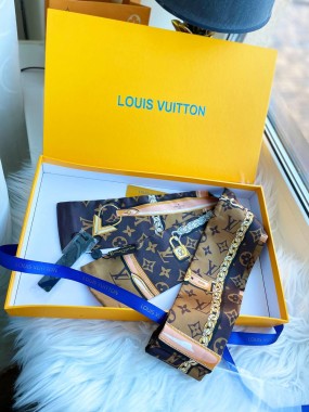 Твіллі Louis Vuitton