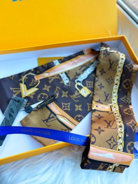 Твіллі Louis Vuitton