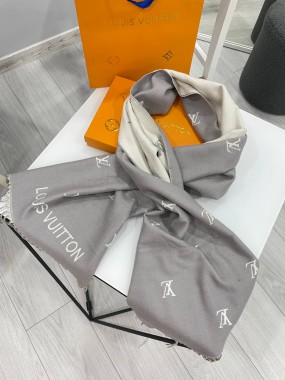 Шикарний, теплий палантин Louis Vuitton 