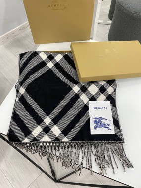 Палантин  Burberry  