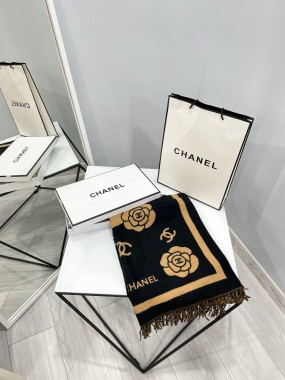 Шикарний, палантин Chanel  