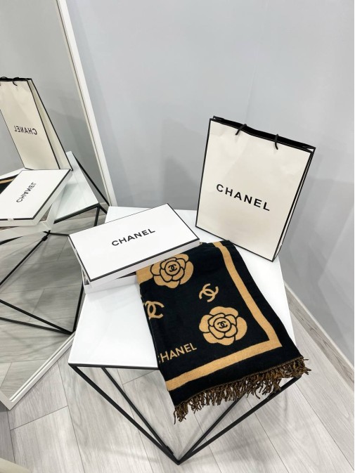 Шикарний, палантин Chanel  