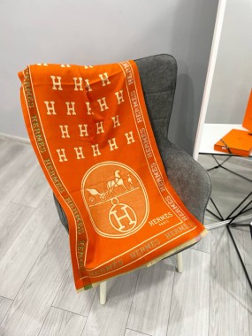 Шикарний, палантин Chanel  