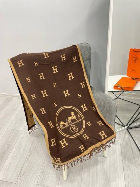 Шикарний, палантин Chanel  