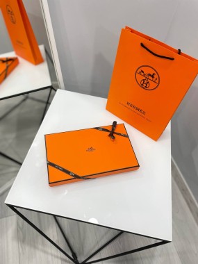 Шикарний, палантин Chanel  