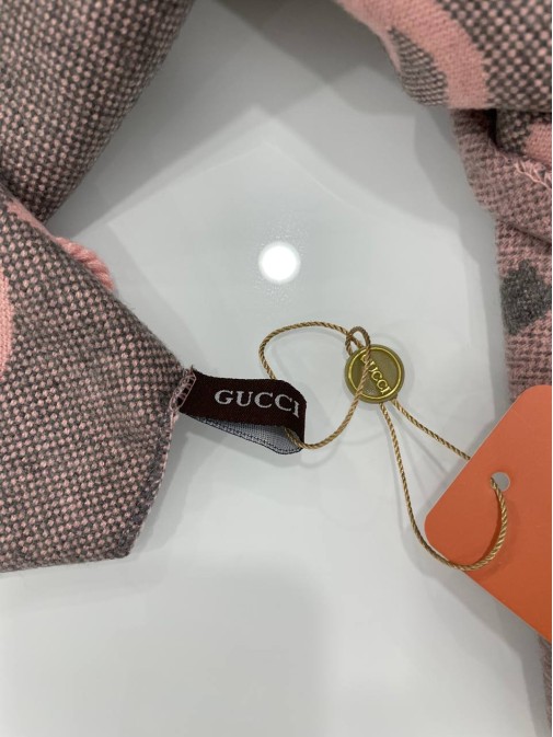 Шикарний, палантин Gucci