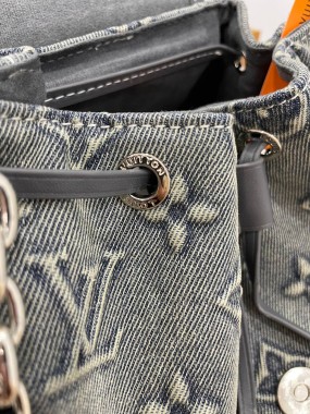 Louis Vuitton Premium 