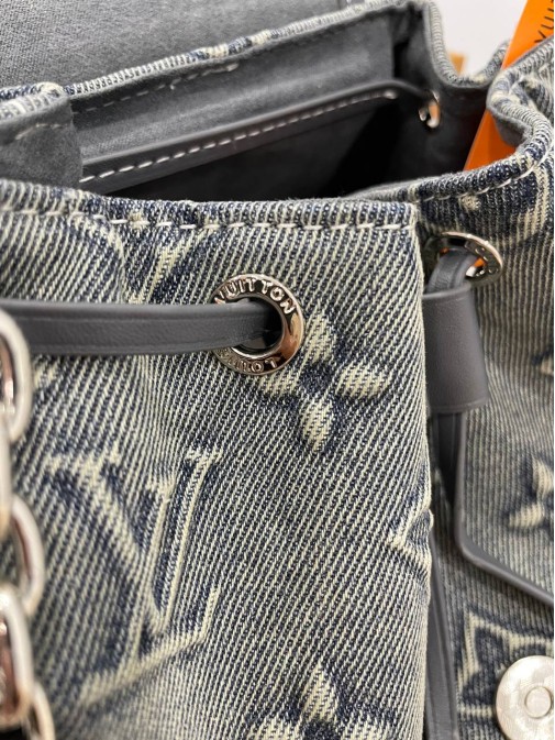 Louis Vuitton Premium 