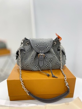 Louis Vuitton Premium 