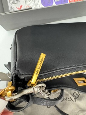 BALENCIAGA Premium 