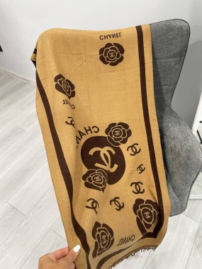 Шикарний, палантин Chanel 