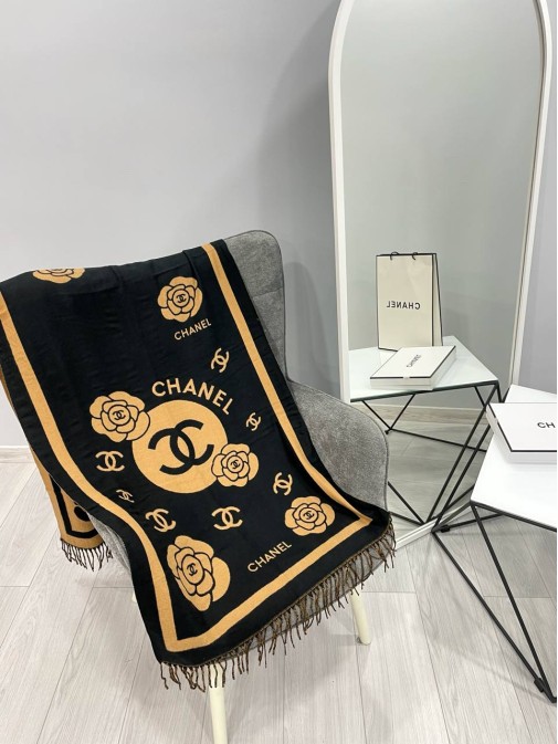 Шикарний, палантин Chanel  