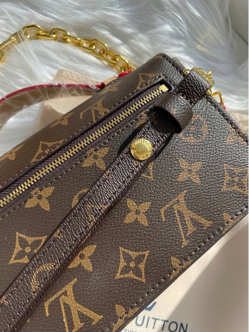 Louis Vuitton Premium 