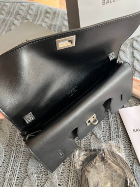 BALENCIAGA Premium 