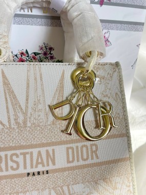 Dior Premium