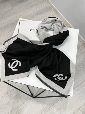 Шикарний палантин Chanel 