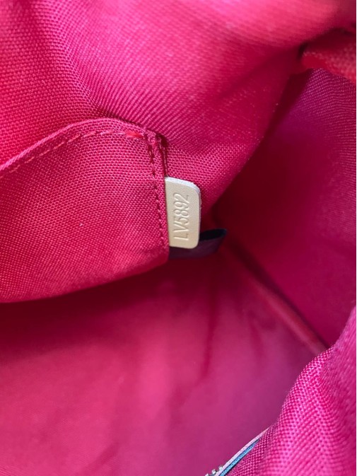  Louis Vuitton Premium