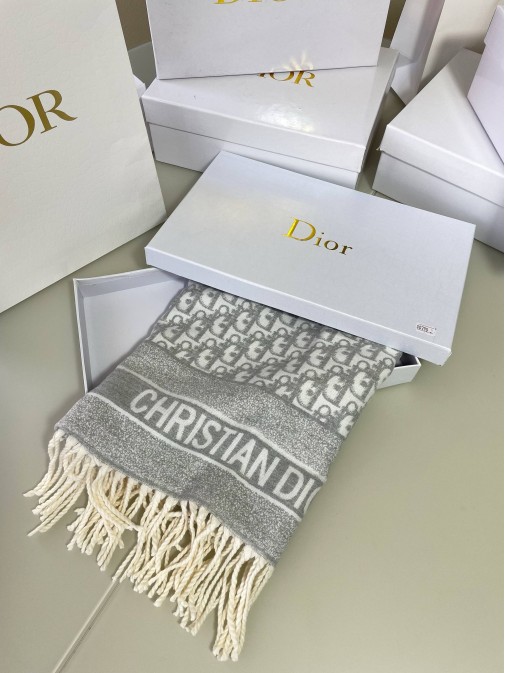 Шикарний, палантин Dior  