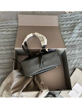BALENCIAGA Premium 