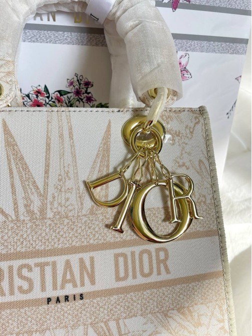 Dior Premium