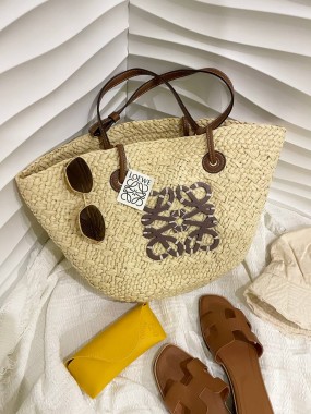 Соломʼяна сумочка Loewe