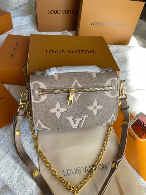 Louis Vuitton Premium 