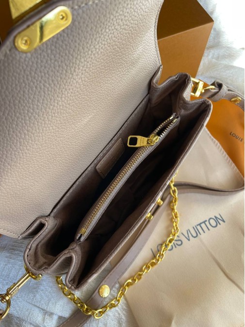Louis Vuitton Premium 