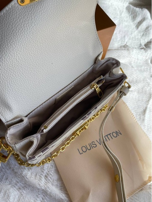 Louis Vuitton Premium  