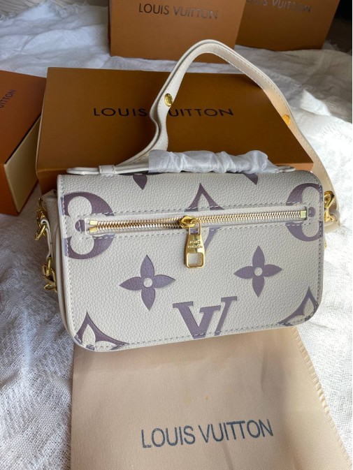 Louis Vuitton Premium  