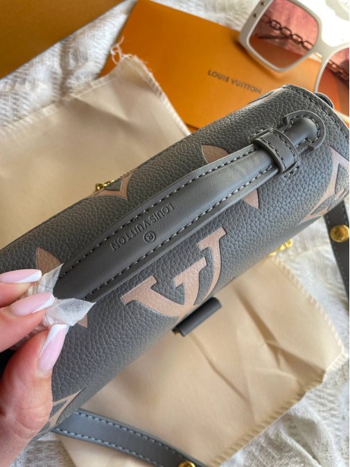 Louis Vuitton Premium   