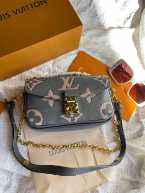 Louis Vuitton Premium   