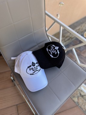 Кепка PRADA 