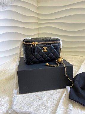 Chanel black Premium