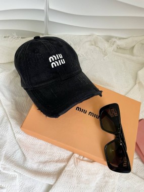 Кепка Miu Miu