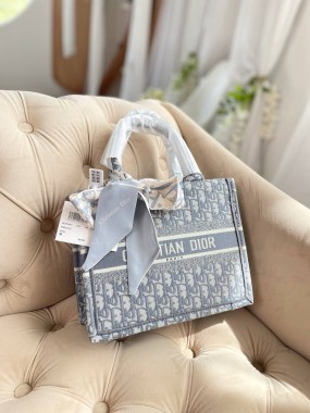 Dior Premium