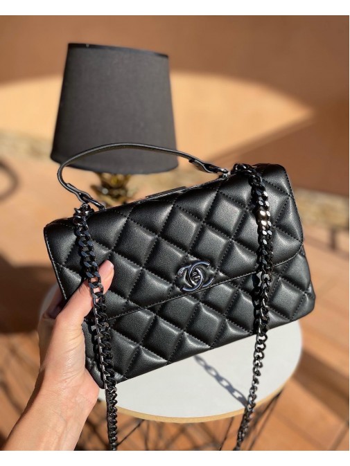 Chanel black hit