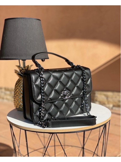 Chanel black hit