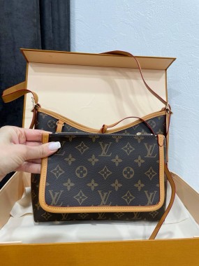 Louis Vuitton Premium 