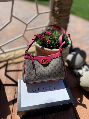 Gucci pink 