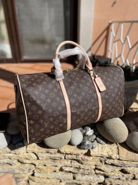 Louis Vuitton дорожня 