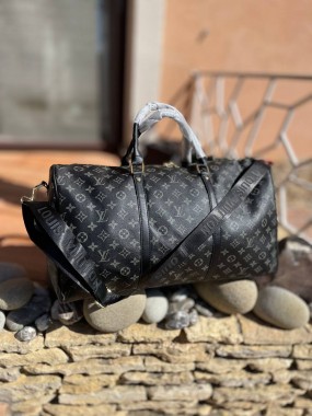 Louis Vuitton дорожня 