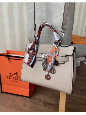 Hermes бежева