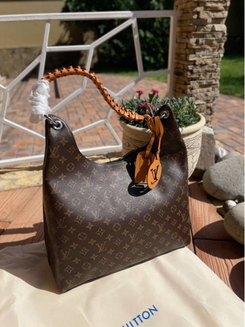 Louis Vuitton Premium 