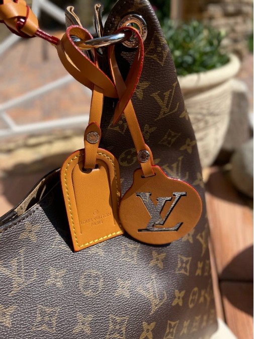 Louis Vuitton Premium 