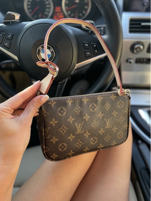 LOUIS VUITTON